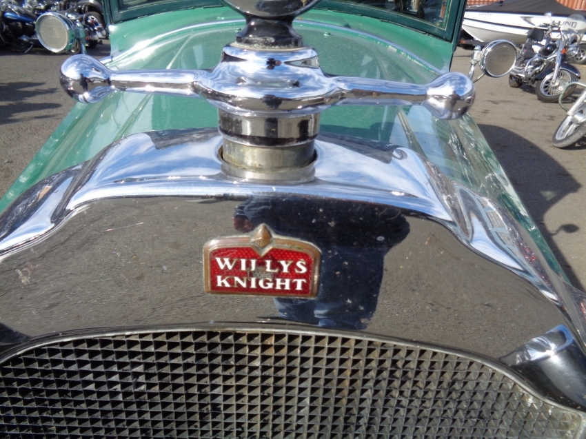 Ретро автомобиль Willys Knight