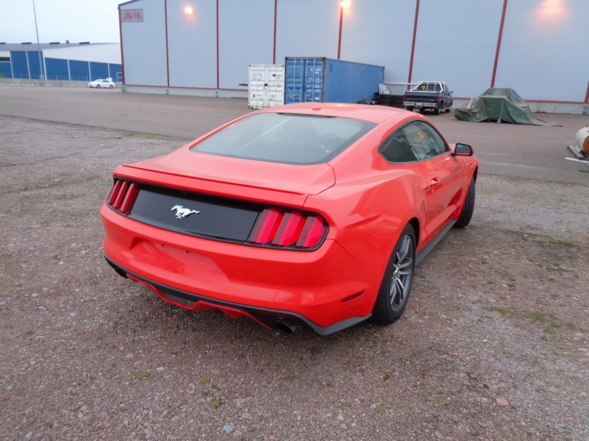 Купить Ford Mustang 2017