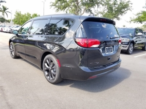 Chrysler Pacifica Limited 2018