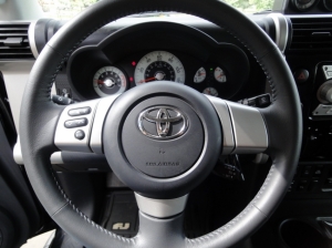 Купить Toyota FJ Cruiser 2014