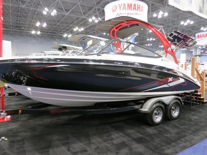Yamaha 212X 2018 - катера для рыбалки и отдыха